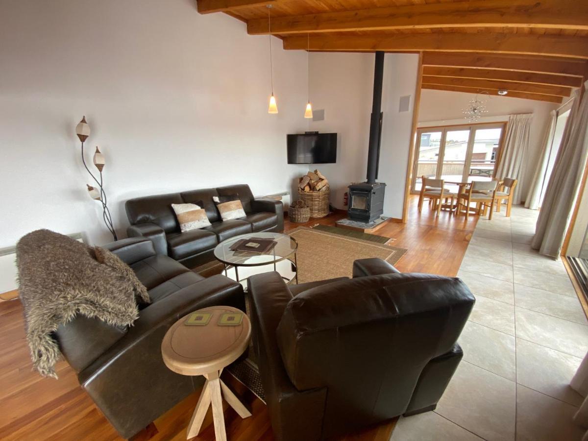 Glacier Rock Lakeview House 레이크 테카포 외부 사진